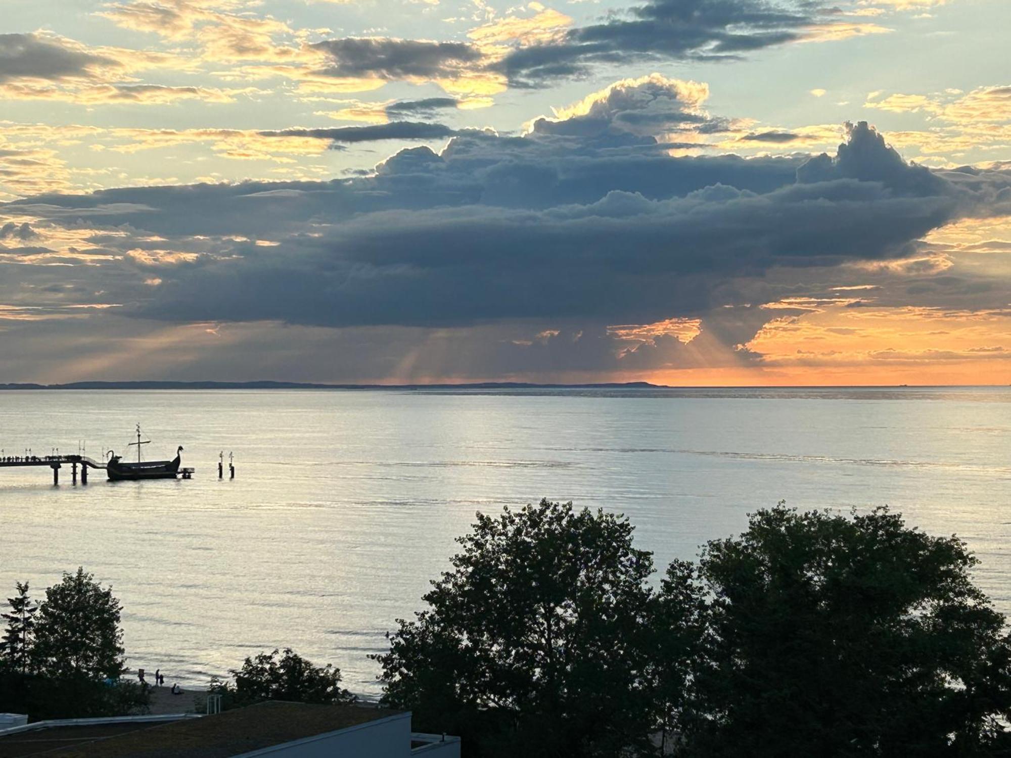 Luxe Baltic Sunset Apartment Miedzyzdroje Ngoại thất bức ảnh